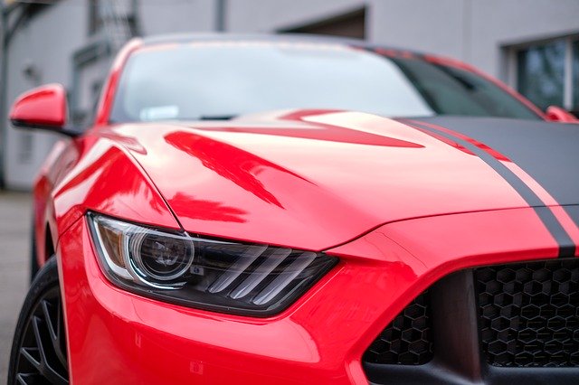 červený Mustang